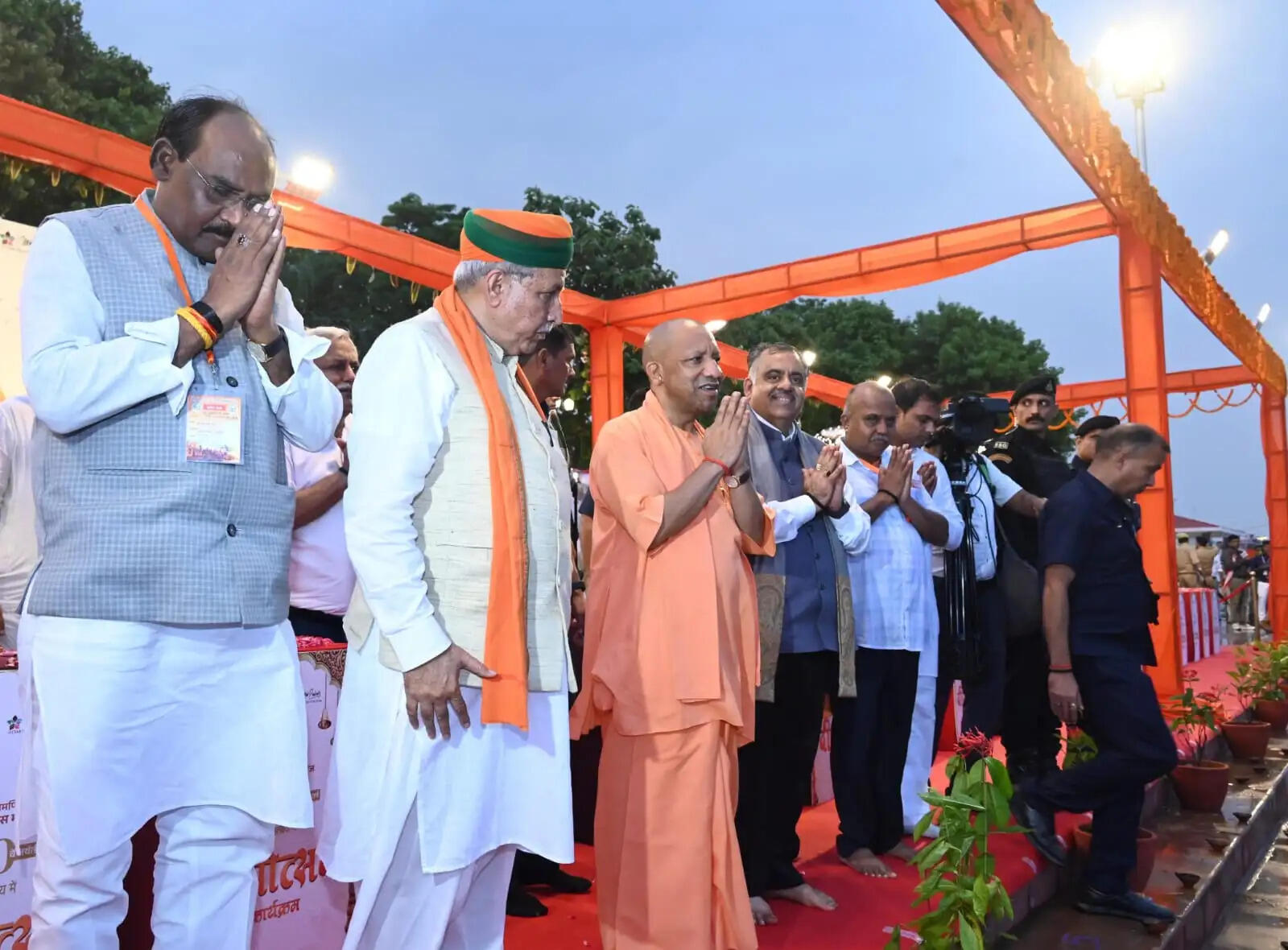मुख्यमंत्री ने यह भी घोषणा की कि प्रदेश में बाबा साहेब आंबेडकर के नाम पर मुख्यमंत्री कंपोजिट विद्यालय बनाए जाएंगे तथा संत रविदास, बाबा आंबेडकर और महर्षि वाल्मीकि की प्रतिमाओं के आसपास पार्क, बाउंड्री और छत का निर्माण कराया जाएगा।