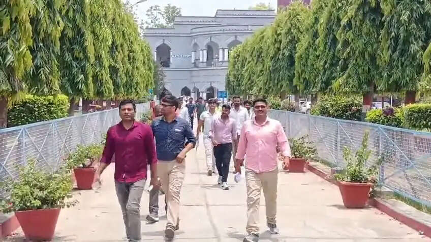 गोरखपुर में लेखपाल भर्ती परीक्षा शांतिपूर्ण संपन्न