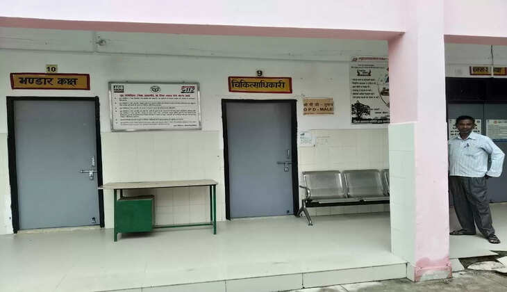 गोरखपुर: सीएचसी में डाक्टरों की है भारी कमी, सात की जगह तीन डाक्टर चला रहे सीएचसी&nbsp;