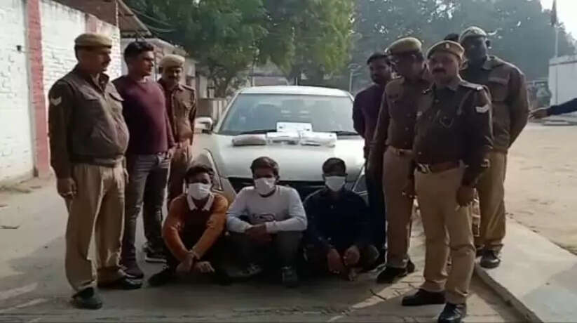 मिर्ज़ापुर से बुक किया कार, प्रयागराज में किया हत्या, जौनपुर में फेंका शव, चन्दौली पुलिस ने आरोपियों को किया गिरफ्तार