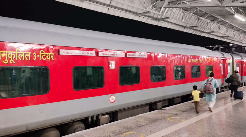 UP News: Mule collided with Sivaganga Express, driver's caution averted a major accident