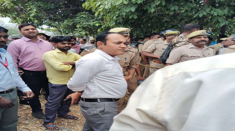 Varanasi News: कंदवा में नगर निगम की बड़ी कार्रवाई, 15 करोड़ की जमीन कराई कब्जामुक्त
