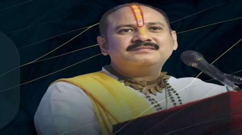 Pandit Pradeep Mishra, narrator of Kubreshwar Dham: करवाना चाहते हैं प्रदीप मिश्रा की कथा तो जेब में रखें इतने पैसे, जानिए शिव पुराण सुनाने के लिए कितना करते हैं चार्ज