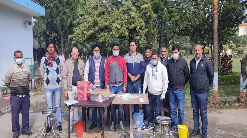 गोरखपुर: आइजीएल परिसर में लगा कैम्प,सैकड़ो की हुई जाँच