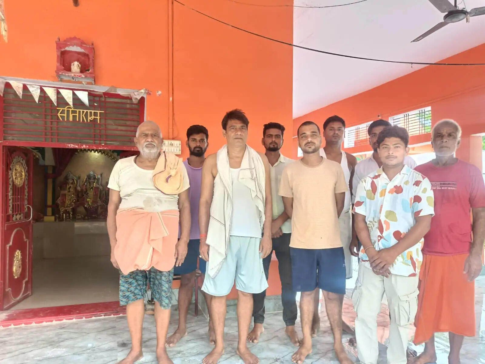 ग्रामीणों का कहना है कि धार्मिक स्थलों पर लगातार हो रही चोरी की घटनाएं चिंता का विषय हैं। उन्होंने मंदिरों की सुरक्षा बढ़ाने और रात्रि गश्त तेज करने की मांग प्रशासन से की है।