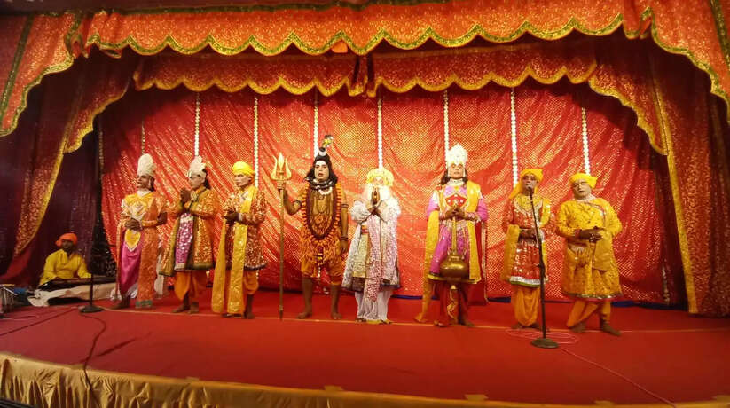 अयोध्या की पौराणिक रामलीला मे पृथ्वी पुकार, राम जन्म, मुनिआगमन प्रसंग का हुआ मंचन