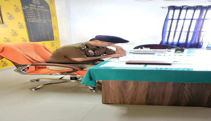Varanasi News: पुलिस उपायुक्त गोमती जोन द्वारा थाना सिन्धोरा का औचक निरीक्षण कर दिये गये आवश्यक दिशा निर्देश