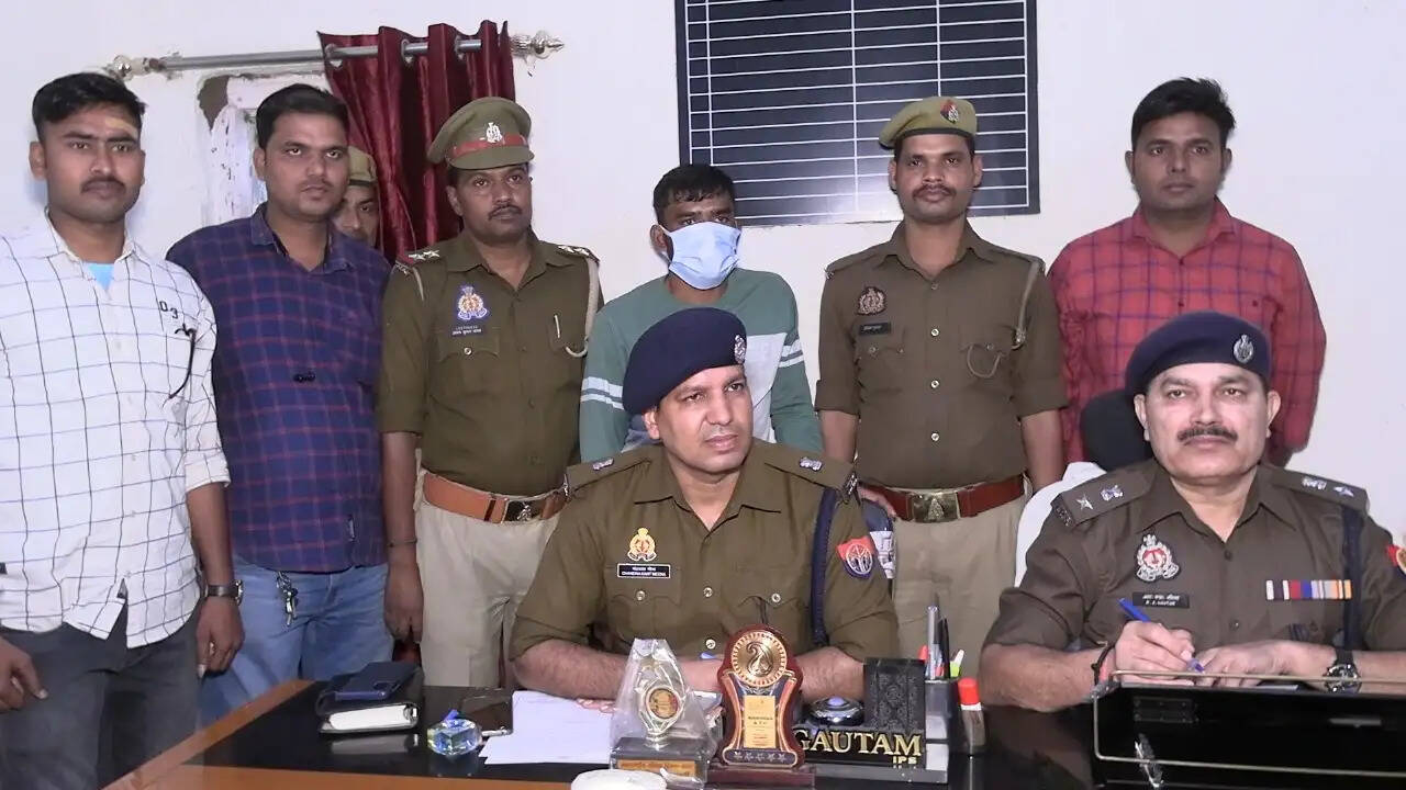 Varanasi News: उत्तर प्रदेशअंतर-जनपदीय गैंग के एक शातिर लुटेरा चितईपुर पुलिस के शिकंजे में, 