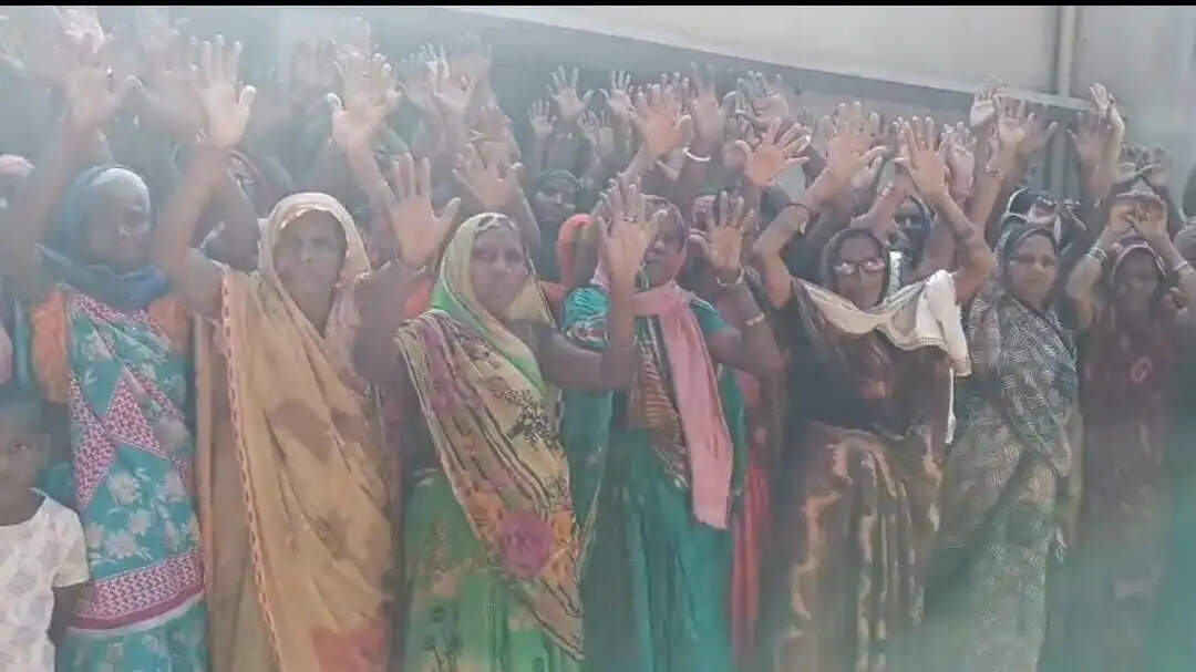 Chandauli News Today, Rampur Diya Village News, Dhanapur Block News, Ration Shop Selection, Fair Price Shop Meeting, Chandauli Ration News, UP Ration Shop News, Village Development News, Ration Distribution Problem, Chandauli Latest News, Public Grievance News, Uttar Pradesh News