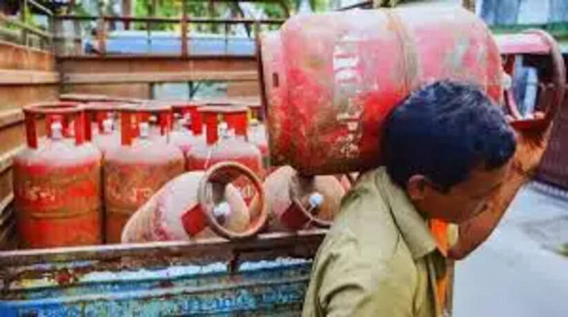 Gorakhpur News: होम डिलीवरी में लापरवाही पर गंगा गैस एजेंसी पर 33 लाख का जुर्माना, BPCL की बड़ी कार्रवाई