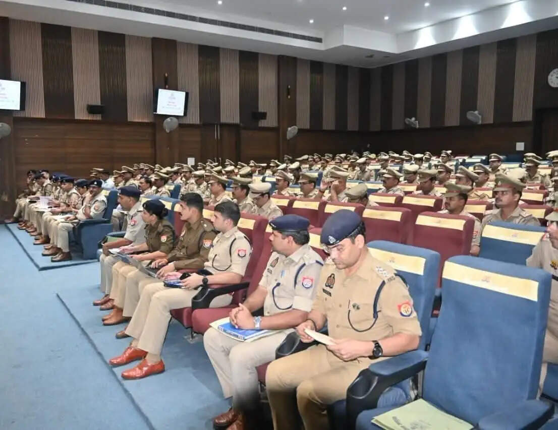 जनसुनवाई में लापरवाही पर होगी कार्रवाई, अपराधियों की गतिविधियों पर नजर रखने और लंबित विवेचनाओं के समयबद्ध निस्तारण पर जोर
