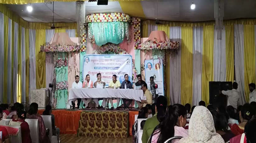 कैंसर हॉस्पिटल का स्वर्ण जयंती समारोह, सहजनवा में निशुल्क कैंसर जागरूकता शिविर आयोजित