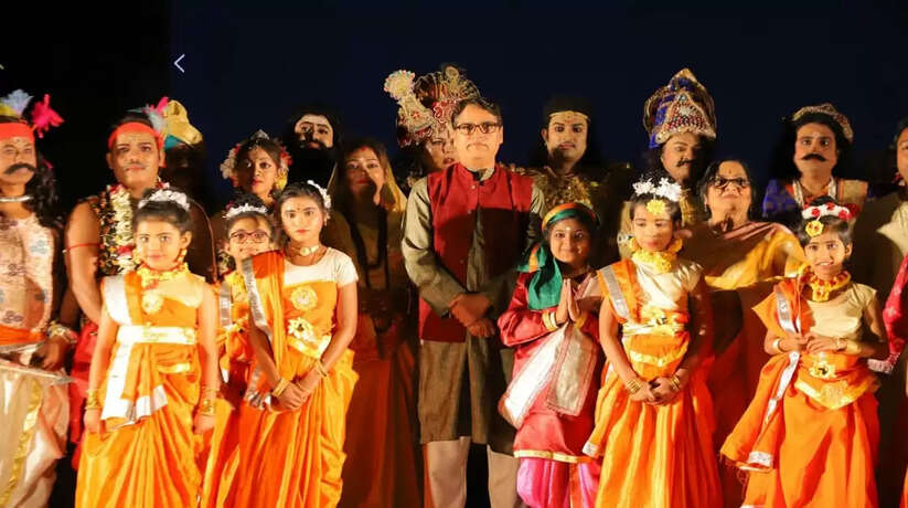 कोलकाता में पहली बार एकलव्य की गुरु भक्ति का भव्य मंचन, गुरु भक्ति ही राष्ट्र और मानवता का आधार