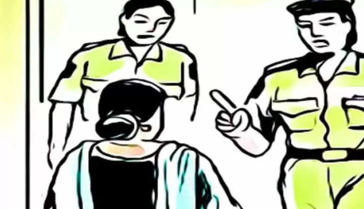 The husband told the police that my wife does such a thing after drinking ganja, the woman said - "No sir, I just eat gutkha and smoke beedi" ...