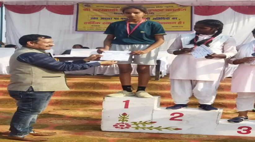 शिवगढ़,रायबरेली श्री बरखंडी विद्यापीठ इंटर कॉलेज में दो दिवसीय वार्षिक खेलकूद प्रतियोगिता का आयोजन किया गया