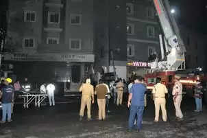 Telangana: सिकंदराबाद में चार्जिंग के दौरान हुआ शॉर्ट सर्किट, शोरूम में लगी आग, 8 लोगों की मौत!