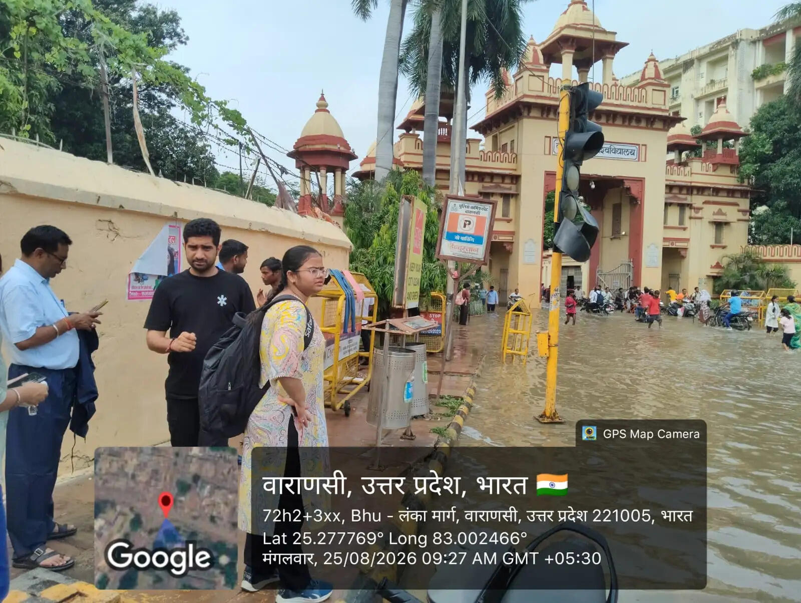 सुंदरपुर, सुसवाही, संसदीय कार्यालय के पास, आदमपुर पुलिस चौकी के पास, आदमपुर वार्ड और लक्ष्मी मंदिर अशोक विहार कॉलोनी में दो स्थानों पर गिरे पेड़ों को हटाया गया।