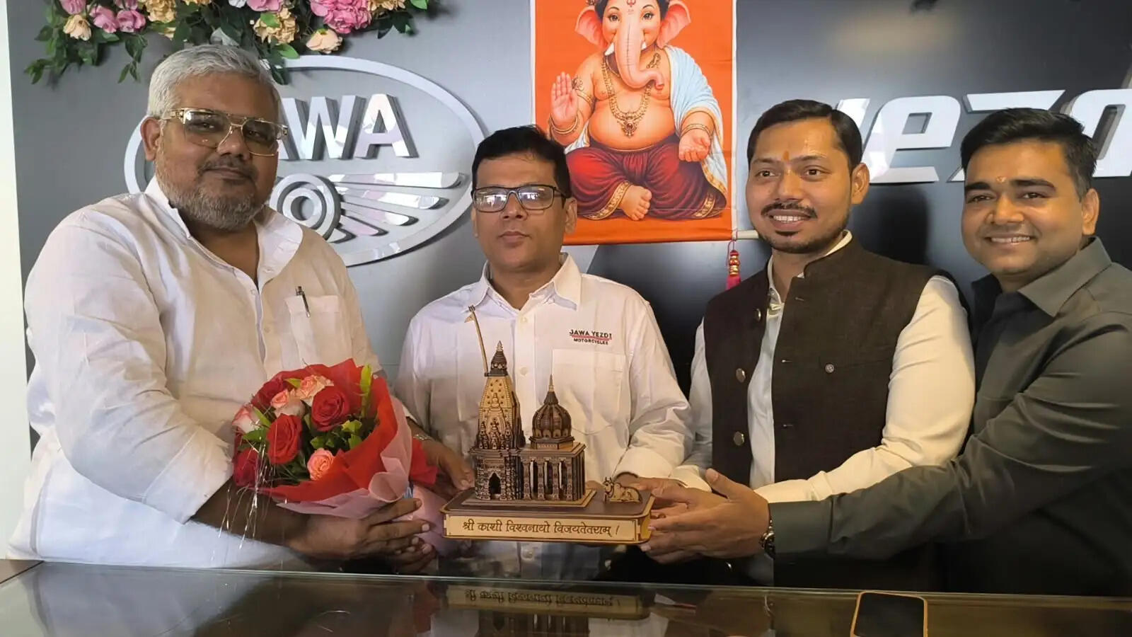 वाराणसी में पूर्वांचल के सबसे बड़े Jawa-Yezdi शोरूम का उद्घाटन