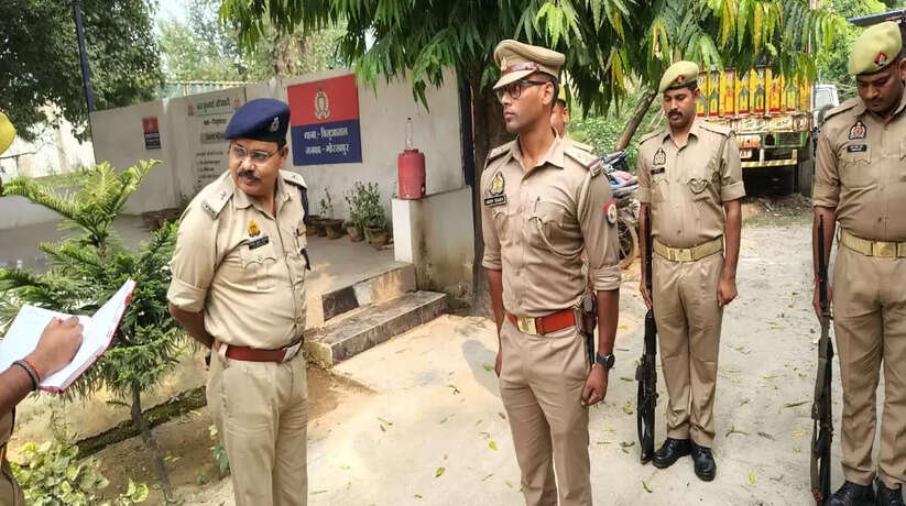 गोरखपुर में एसपी नॉर्थ ने चिलुवाताल थाने का किया अर्धवार्षिक निरीक्षण