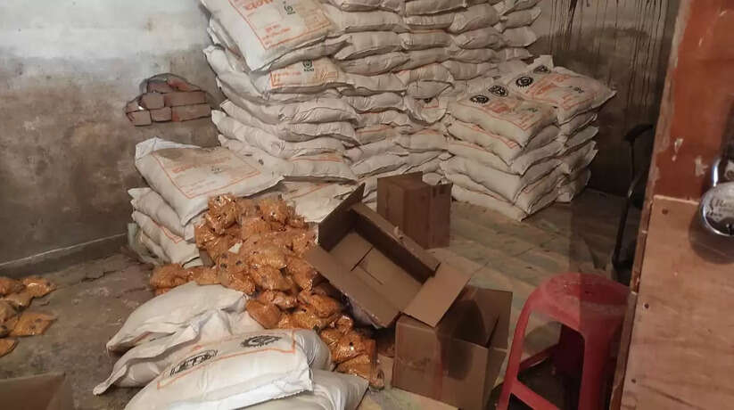 Raebareli News: रायबरेली बाल विकास परियोजना कार्यालय में चोरों ने नकब काटकर लाखों का माल किया पार