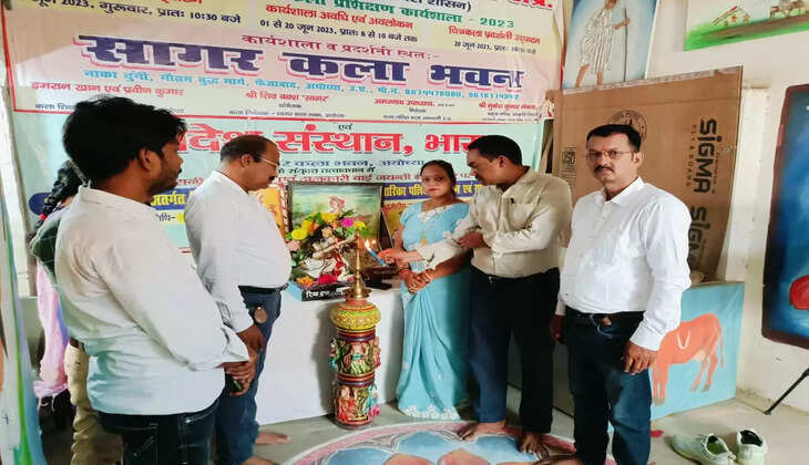 Ayodhya News: अयोध्या कला संस्कृति के उत्थान और विकास हेतु 27 दिवसीय फाइन आर्ट्स एंड कल्चर वर्कशॉप का शुभारंभ