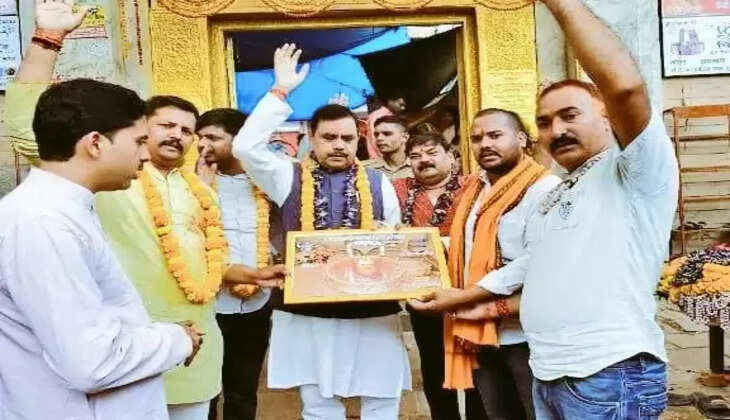Varanasi news: वाराणसी पहुंचे भाजपा प्रदेश प्रवक्ता चंद्रभूषण पाण्डेय ने मारकण्डेय महादेव में किया जलाभिषेक