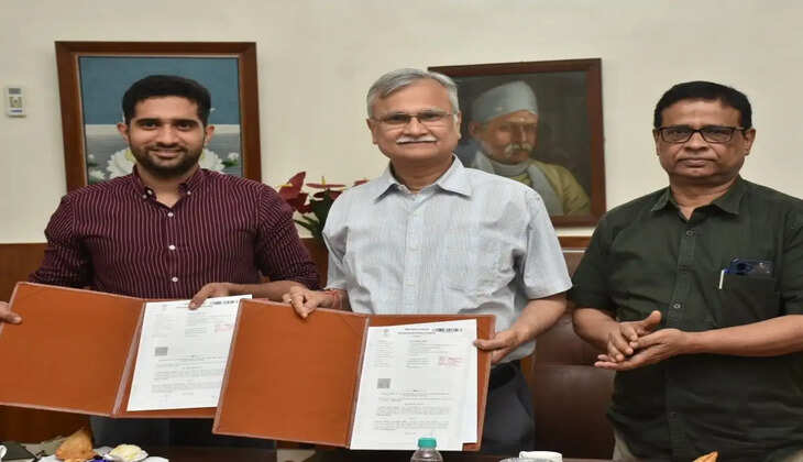 BHU Varanasi, Municipal Corporation Varanasi, BHU MOU News, Varanasi Smart City, BHU Internship, Kashi Vikas Yojana, Varanasi Nagar Nigam, BHU Students Internship, Smart City Varanasi, BHU News Hindi, Varanasi Development News, Himanshu Nagpal, Prof Ajit Kumar Chaturvedi, Uttar Pradesh News, Live Bharat News