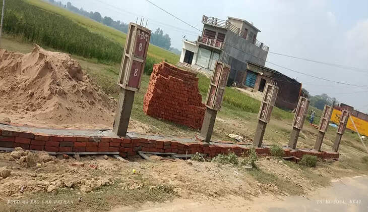 जमीन पर हो रहे कब्जे को लेकर बिजली विभाग ने एसडीएम से लगाई गुहार