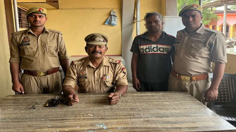 Chandauli News: 50 हजार का इनामी गैंगस्टर गिरफ्तार, STF आगरा और अलीनगर पुलिस की संयुक्त कार्रवाई