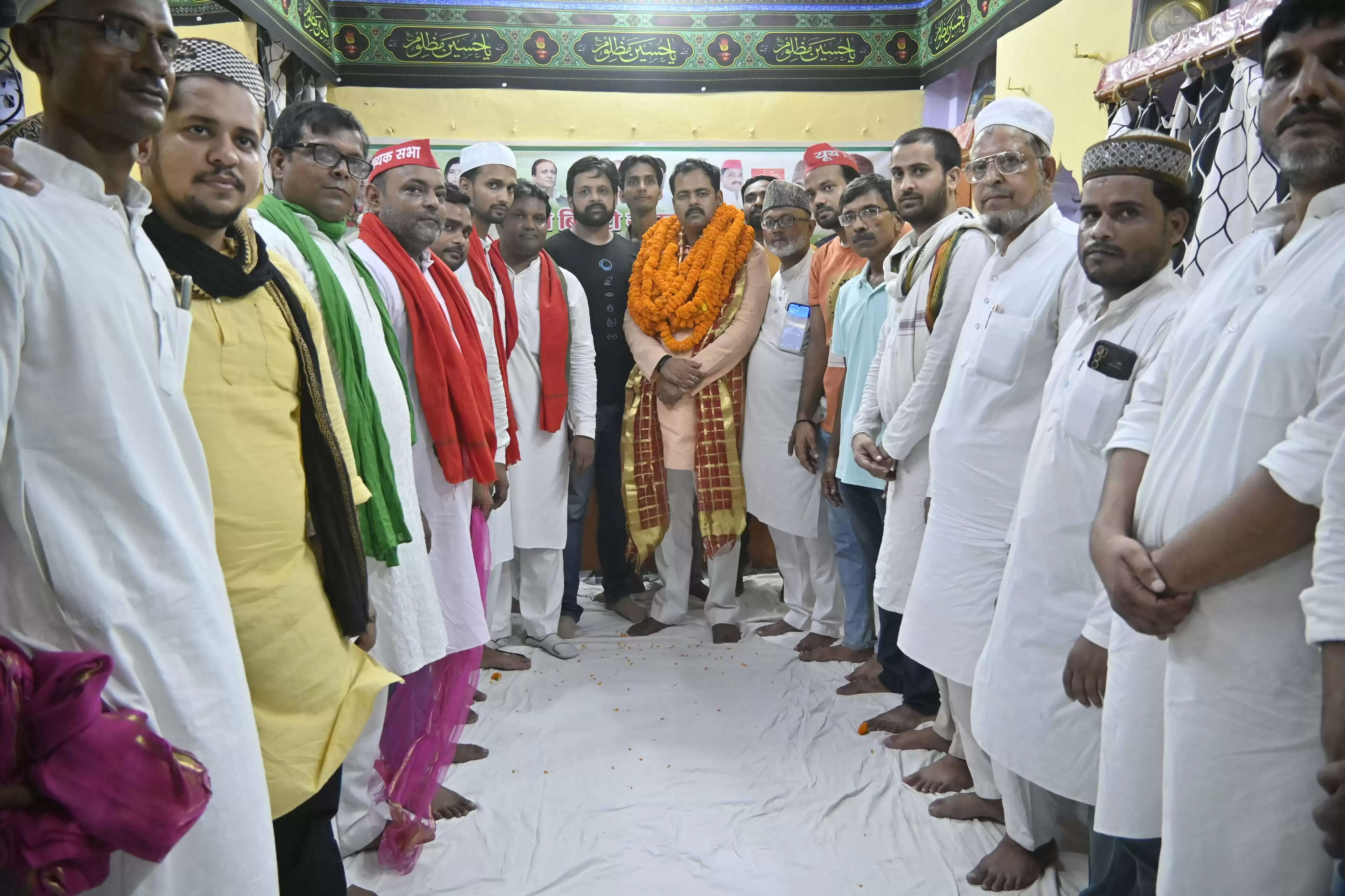 प्रथम काशी आगमन पर अशुतोष सिन्हा का अल्पसंख्यक सभा द्वारा किया गया अभिनंदन