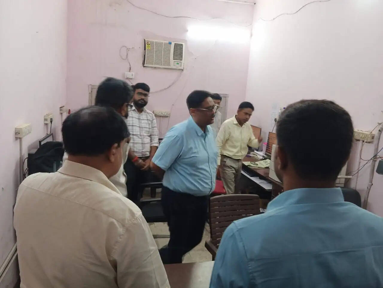 Sahjanwa Tehsil Inspection, Gorakhpur ADM Inspection, Sahjanwa News, Gorakhpur News, ADM Administration Gorakhpur, Tehsil Inspection Gorakhpur, Sahjanwa Tehsil News, Public Grievance Disposal, Gorakhpur Administration