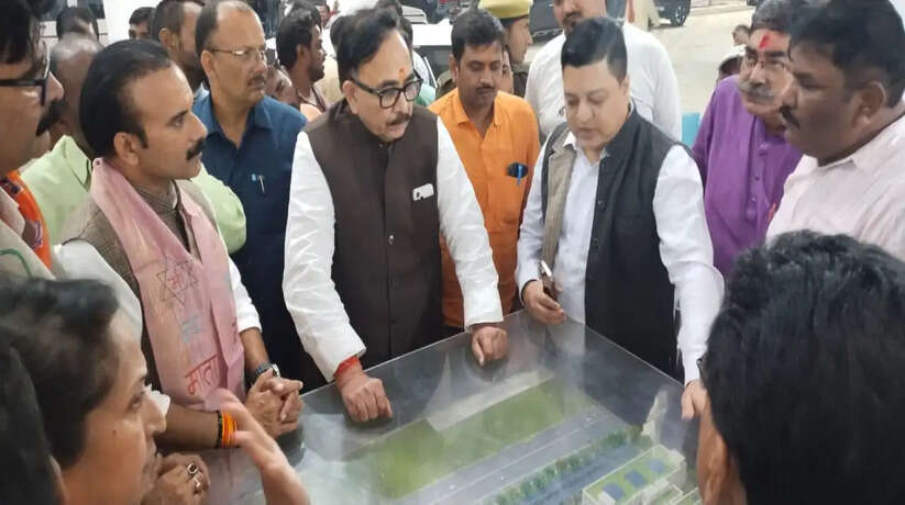 Chandauli News: केंद्रीय मंत्री महेंद्र नाथ पांडेय ने निर्माणाधीन बाबा कीनाराम मेडिकल कालेज का किया स्थलीय निरीक्षण