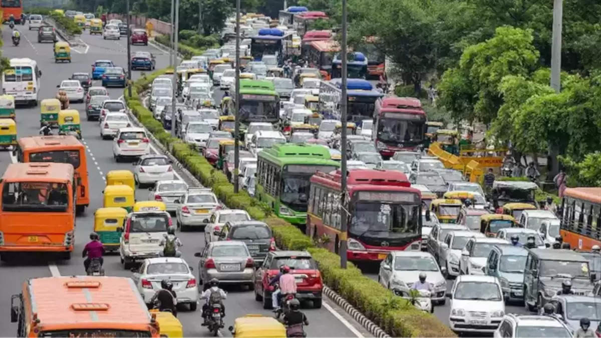 सरकार का बड़ा फैसला, इन गाड़ियों पर बैन, आपकी कार सड़क पर निकल सकेगी या नहीं, देखें लिस्ट  https://livebharatnews.in/delhi/Government-Decision-Ban-on-these-vehicles-running-on-petrol/cid9690018.htm