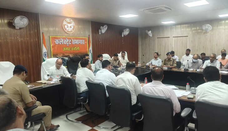 चन्दौली प्रशासन अलर्ट मोड में, अवैध खनन और ओवरलोडिंग रोकने के निर्देश