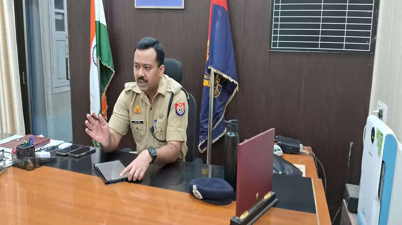 वाराणसी में आगामी त्यौहारों को लेकर पुलिस उपायुक्त काशी जोन ने व्यापारी बंधुओं के साथ की बैठक