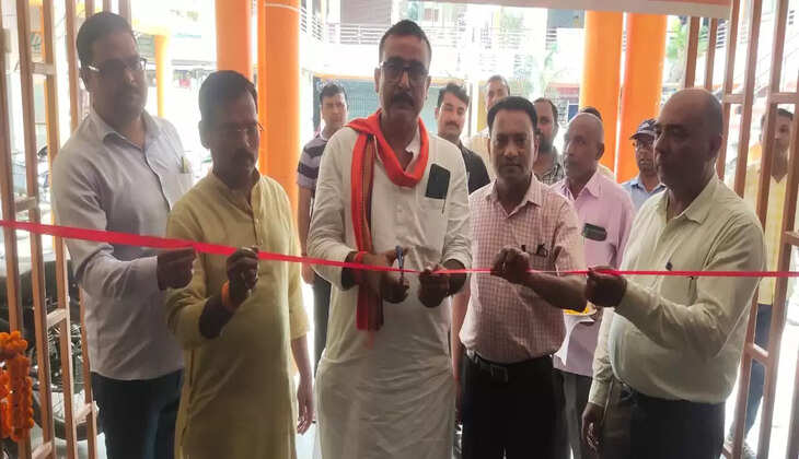 प्रधानमंत्री नरेंद्र मोदी के जन्म दिवस के उपलक्ष्य में आयोजित चित्र प्रदर्शनी का जिलाध्यक्ष ने शुभारंभ कर किया अवलोकन&nbsp;