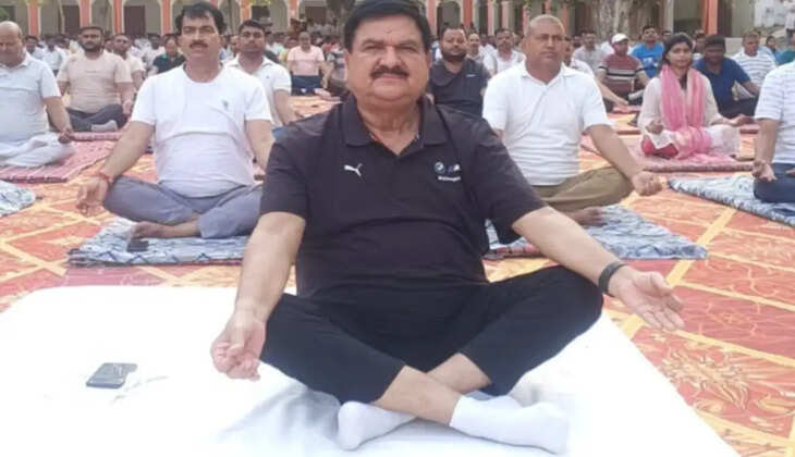 अंतरराष्ट्रीय योग दिवस पर पिण्डरा में भव्य आयोजन, विधायक डॉ. अवधेश सिंह ने किया योगाभ्यास