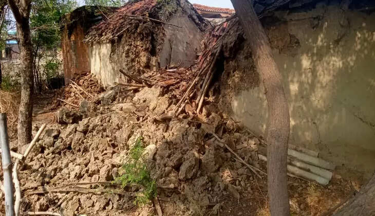 मिर्ज़ापुर में&nbsp;पहली बारिश में ही गरीब का मकान हुआ धराशाई