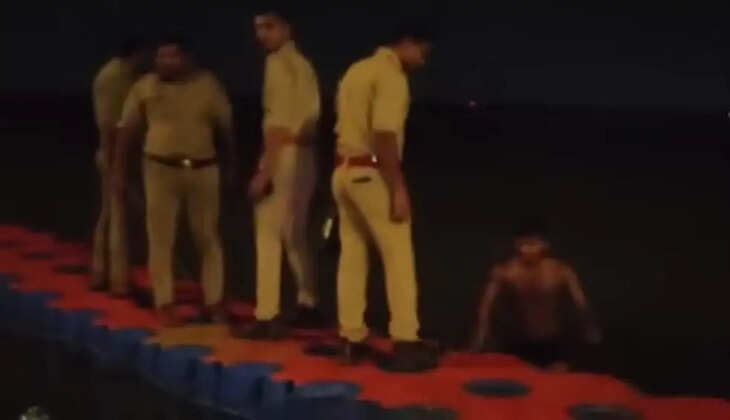 Varanasi News: घाटों पर बढ़ी पुलिस की सख्ती, देर रात गंगा स्नान और संदिग्ध गतिविधियों पर निगरानी