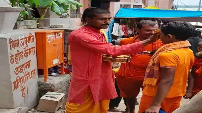 जब से बना 'बाबा दरबार', 'फर्जी डोलचिधारी पंडितों' की लगी भरमार