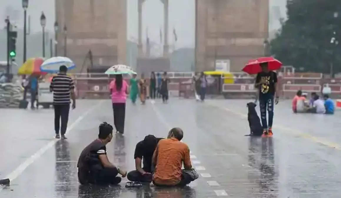Delhi Weather: दिल्ली में बर्फबारी? शीतलहर और कोहरे के बाद दिल्ली में बारिश की एंट्री! इन इलाकों के लिए अलर्ट जारी