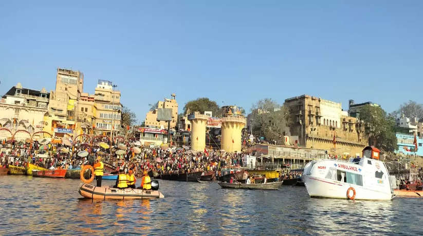 Varanasi News: महाशिवरात्रि पर्व पर गंगा घाटों पर श्रद्धालुओं की सुरक्षा में एनडीआरएफ तैनात