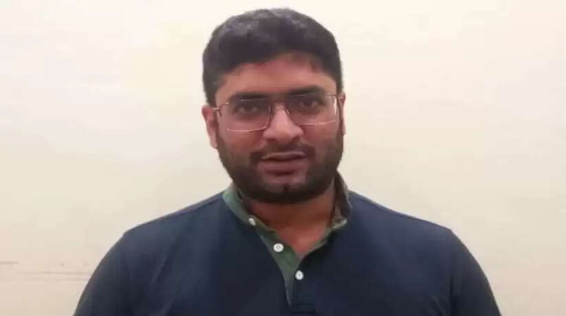 वाराणसी में AAP नेता ने कहा- सनातन धर्मी शर्म करें, श्रीराम से पहले योगी आदित्यनाथ का मंदिर थोपा जा रहा