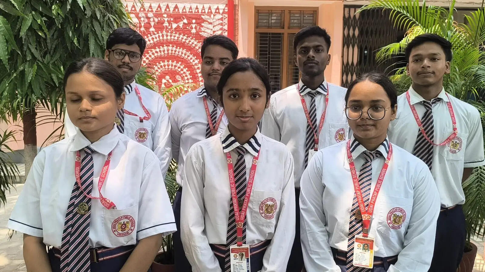 विद्यालय के मेधावी छात्रों में स्पर्श केशरी ने 94 प्रतिशत अंक प्राप्त कर प्रथम स्थान हासिल किया। इसके अलावा गजेन्द्र सिंह ने 93.4%, सोनाक्षी सिंह ने 92.6%, आयुषी सिंह ने 91.80%, प्रवीन कुमार ने 91.40% तथा दिव्यांशु यादव ने 91 प्रतिशत अंक अर्जित किए। हर्षिता पाल, पुण्य प्रकाश गुप्ता और देवांश श्रीवास्तव ने भी 90 प्रतिशत से अधिक अंक प्राप्त कर विद्यालय का नाम रोशन किया।