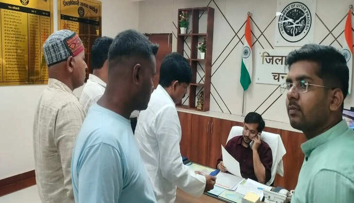 कर्मनाशा नदी के कटान से दहशत, डीएम से कार्रवाई की मांग