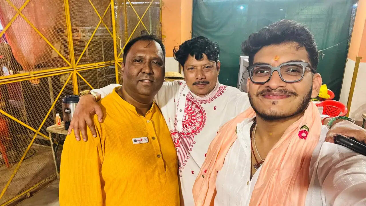 बंगाली सस्कृति और भक्ति का अनूठा संगम, सिंदूर खेला के साथ मां दुर्गा की विदाई