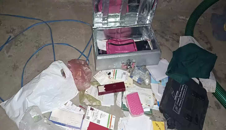Chandauli News: चन्दौली में&nbsp;2 कमरों का ताला तोड़कर चोरों ने नकदी सहित लाखों के आभूषण पर किया हाथ साफ