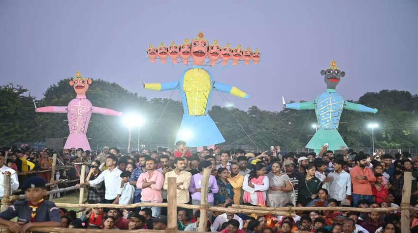 Varanasi News: बरेका में रावण दहन संपन्न