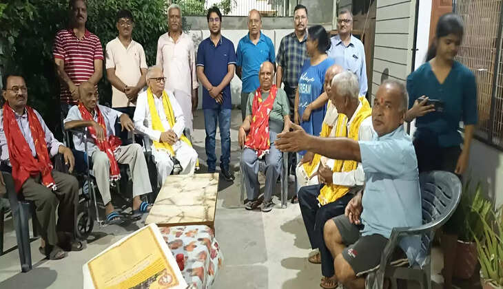 Ayodhya News: बुजुर्ग बोझ नहीं परिवार व समाज की होते हैं विरासत:-राजीव पाठक