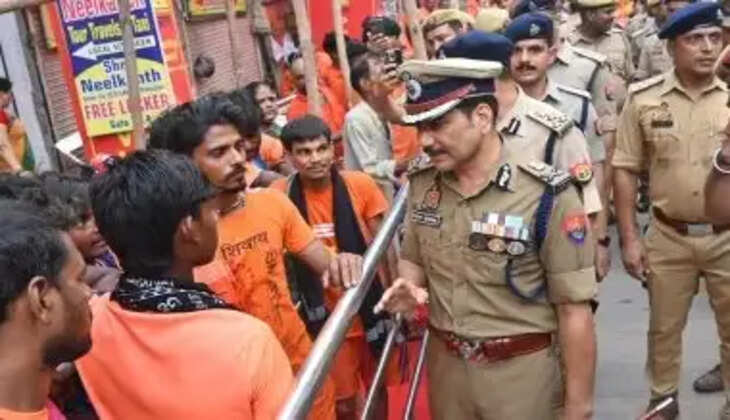 वाराणसी में सावन पर हाई अलर्ट! श्रद्धालुओं को 'सर' और 'मैडम' कहकर संबोधित करेगी पुलिस, कमिश्नर ने जांची सुरक्षा व्यवस्था